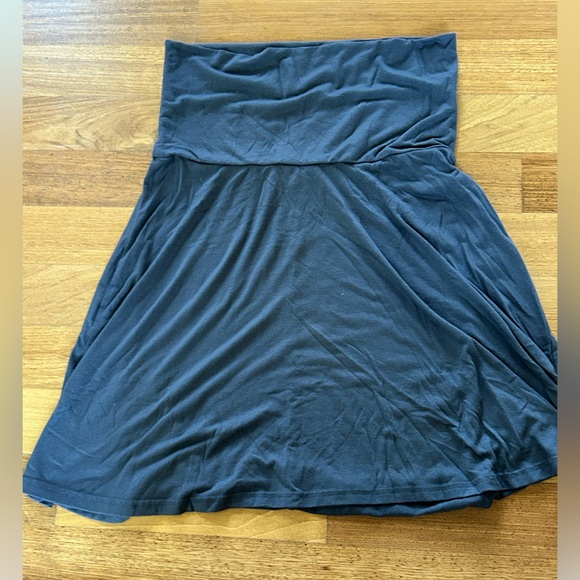 Old Navy Maternity Charcoal Skirt - Picture 1 of 3